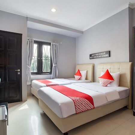 Oyo 105 La Maison D Ilona Jakarta Exteriör bild