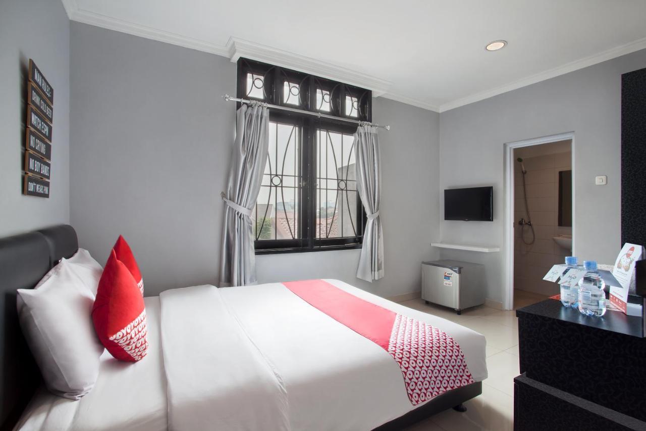Oyo 105 La Maison D Ilona Jakarta Exteriör bild